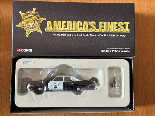 Corgi 06005 - America's Finest Series - Dodge Monaco California Police 1:43 BNIB