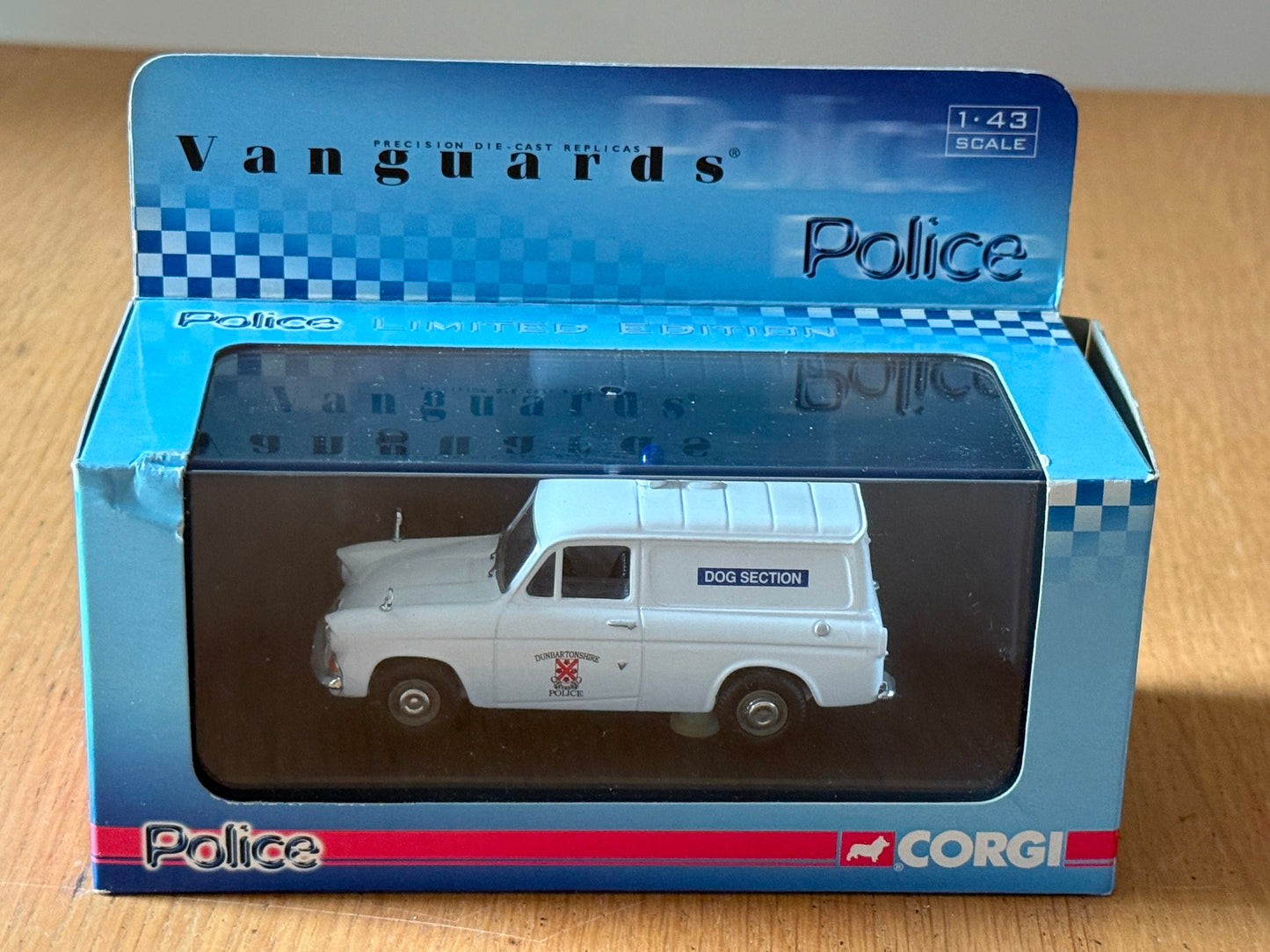 Corgi Vanguards 1:43 VA00416 Ford Anglia Van - Dunbartonshire Police Dog Section
