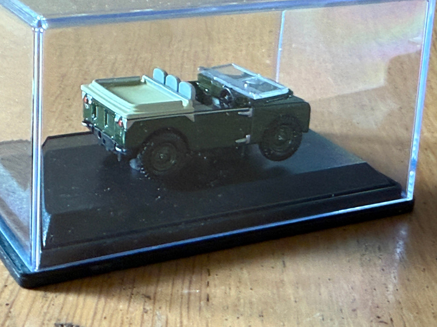 Oxford Diecast Land Rover 80 inch Flat Back - 1:76 OO Gauge