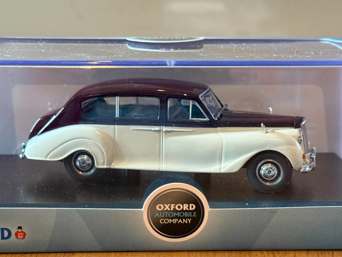 Oxford Diecast AP005 Old English White Princess (Late) -1:43 Scale BNIB