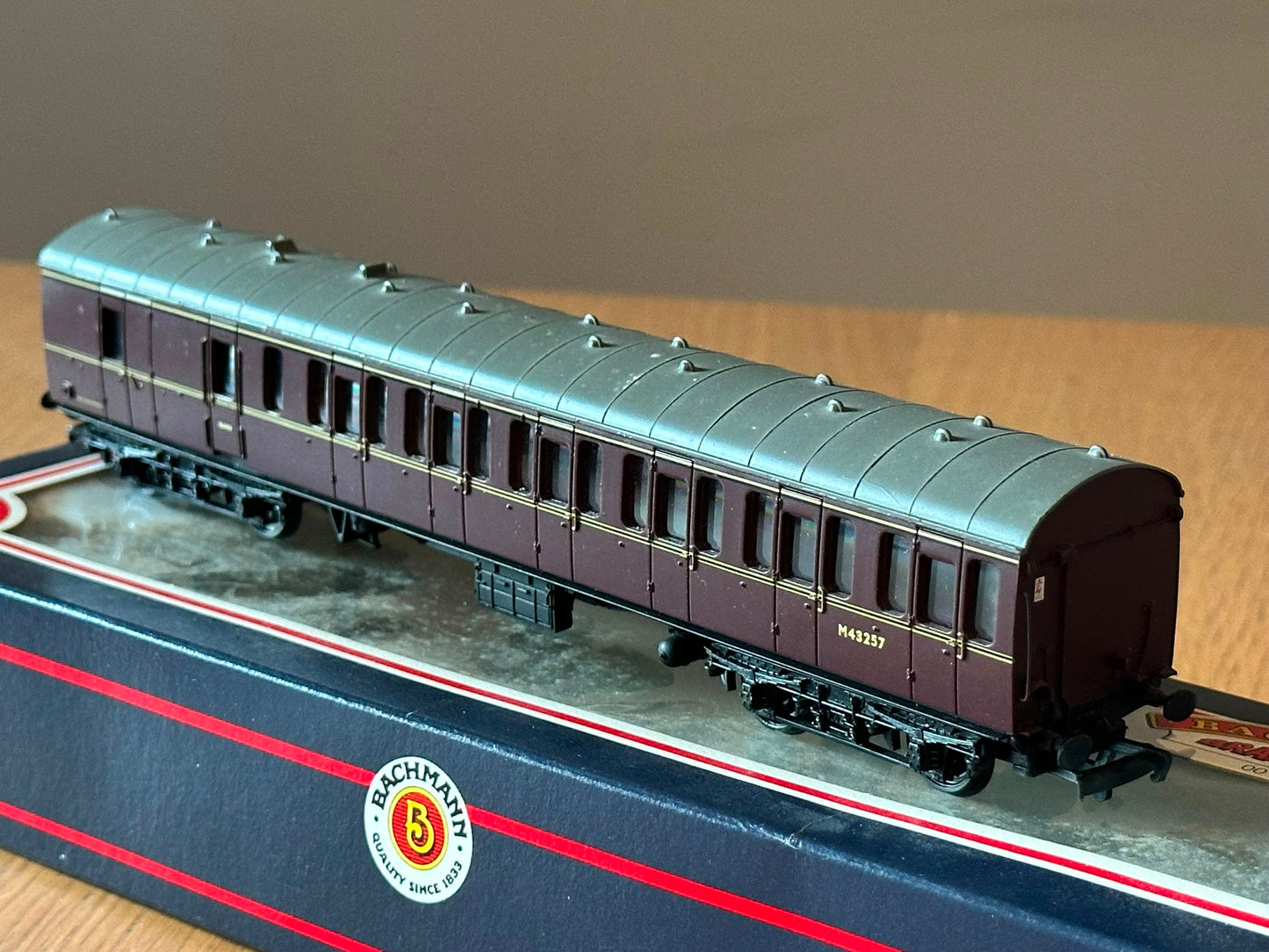 Bachmann Branchline 39-126 BR Mk1 CK E15145 corridor composite coach. Pre owned.