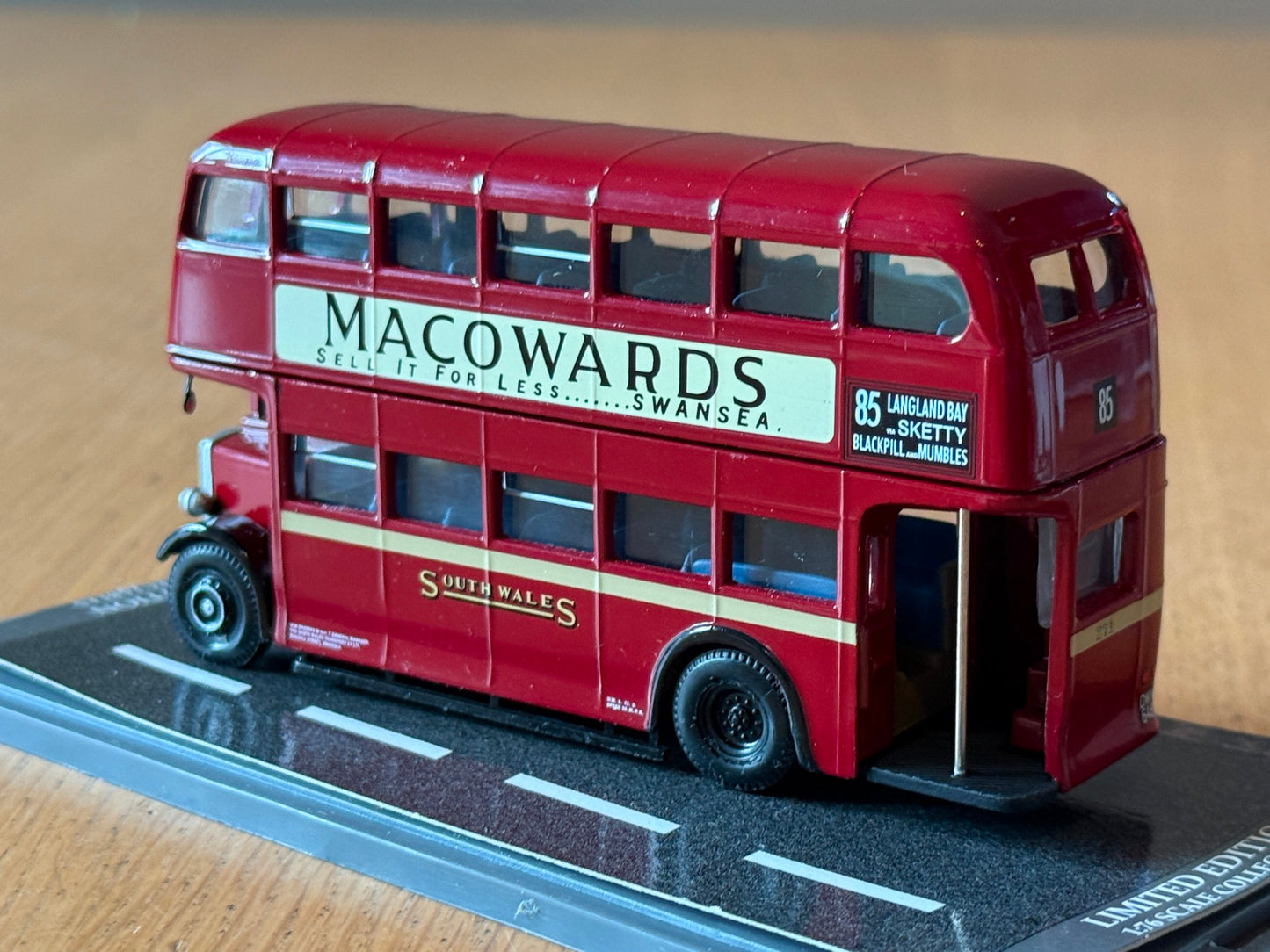 Original Omnibus OM40401 AEC Regent/Weymann South Wales Transport - cracked box
