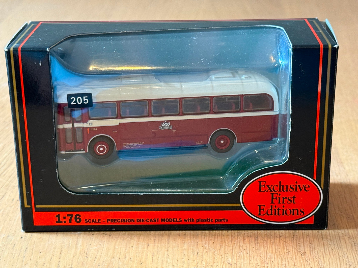 EFE 24311 - 1:76 AEC Reliance 1950's BET Style Bus - Western Wales