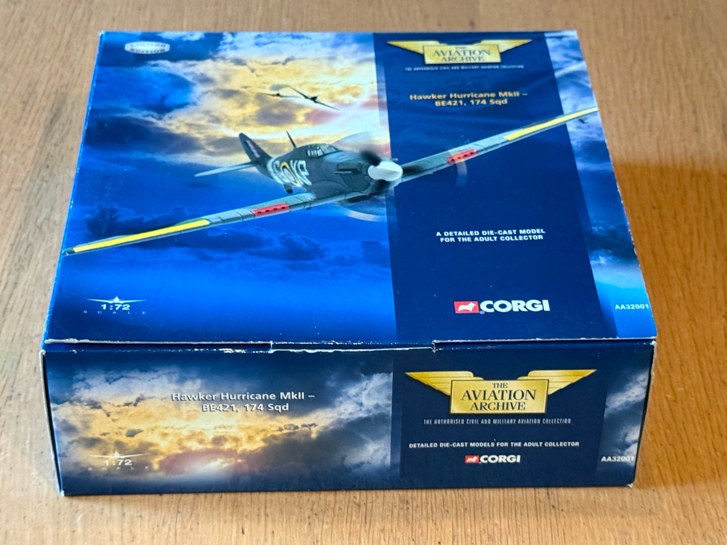 Corgi Aviation Archive 32001 - Hawker Hurricane MkII BE421 174 Sqd