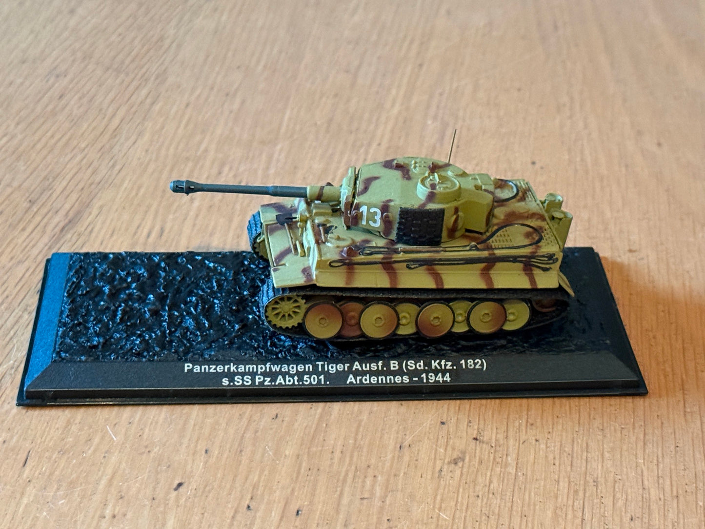 Unimax Forces of Valour Corgi Diecast Tank - Panzerkampfwagen Tiger Ausf. B