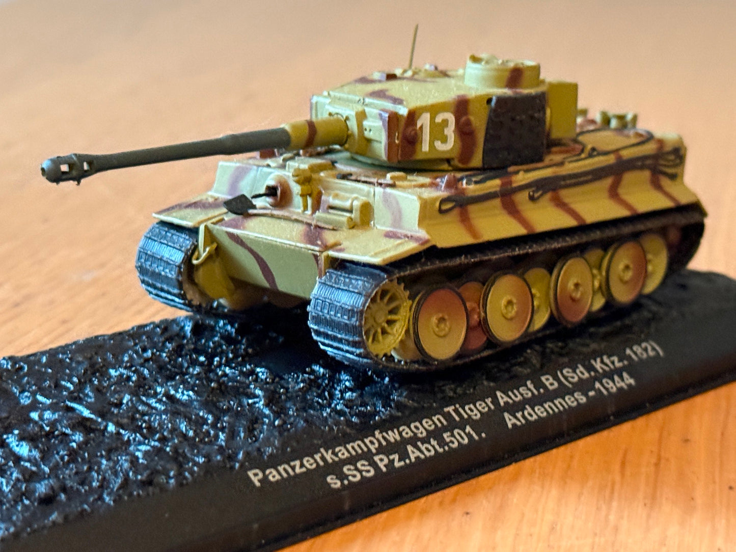 Unimax Forces of Valour Corgi Diecast Tank - Panzerkampfwagen Tiger Ausf. B