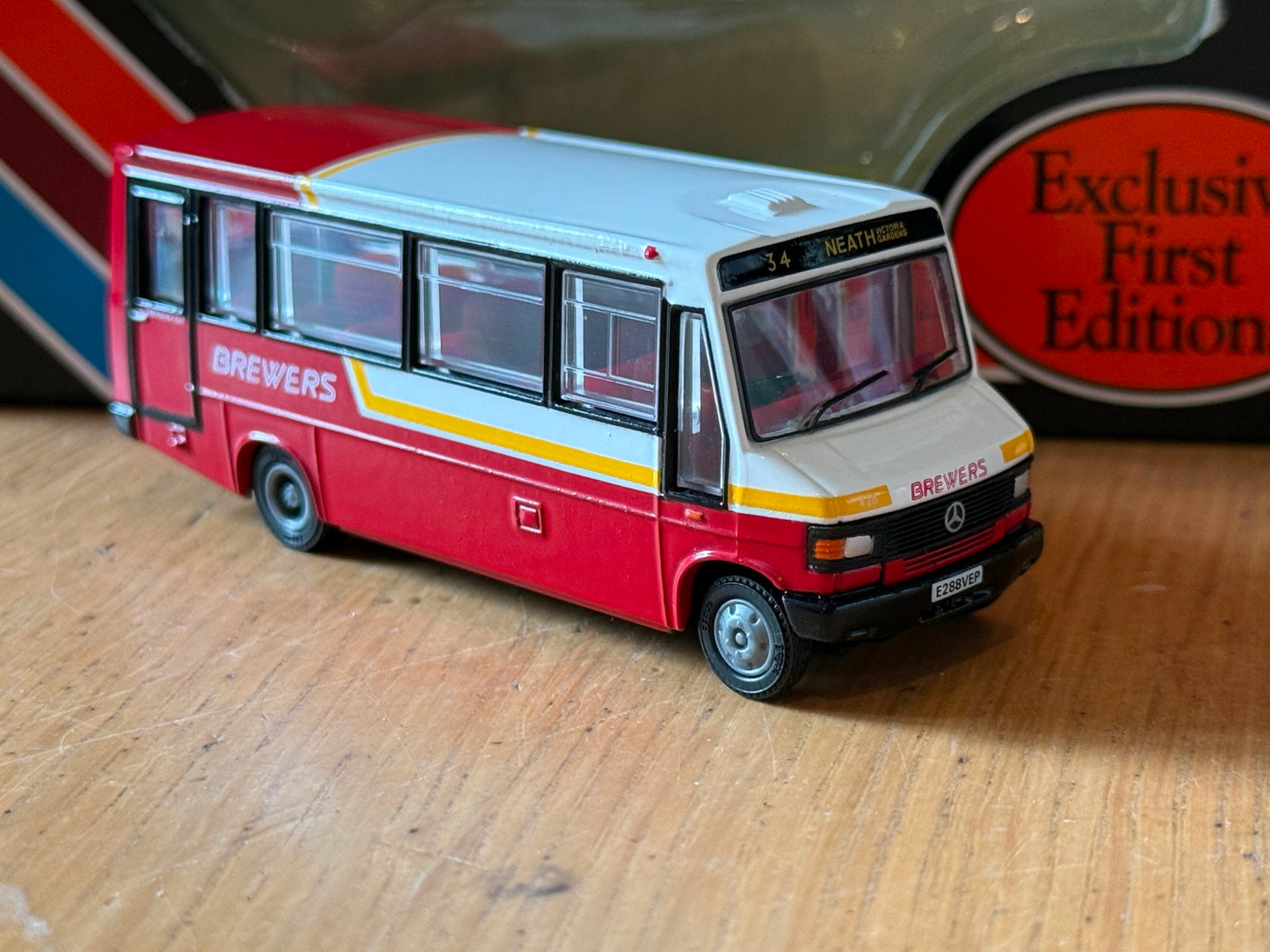 EFE 24901 - 1:76 Mercedes 709 Reeve Burgess Minibus - Brewers