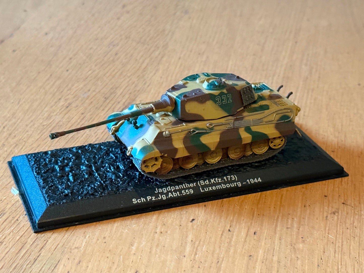 Unimax Forces of Valour Diecast Tank - Panzerkampfwagen Tiger Ausf. B