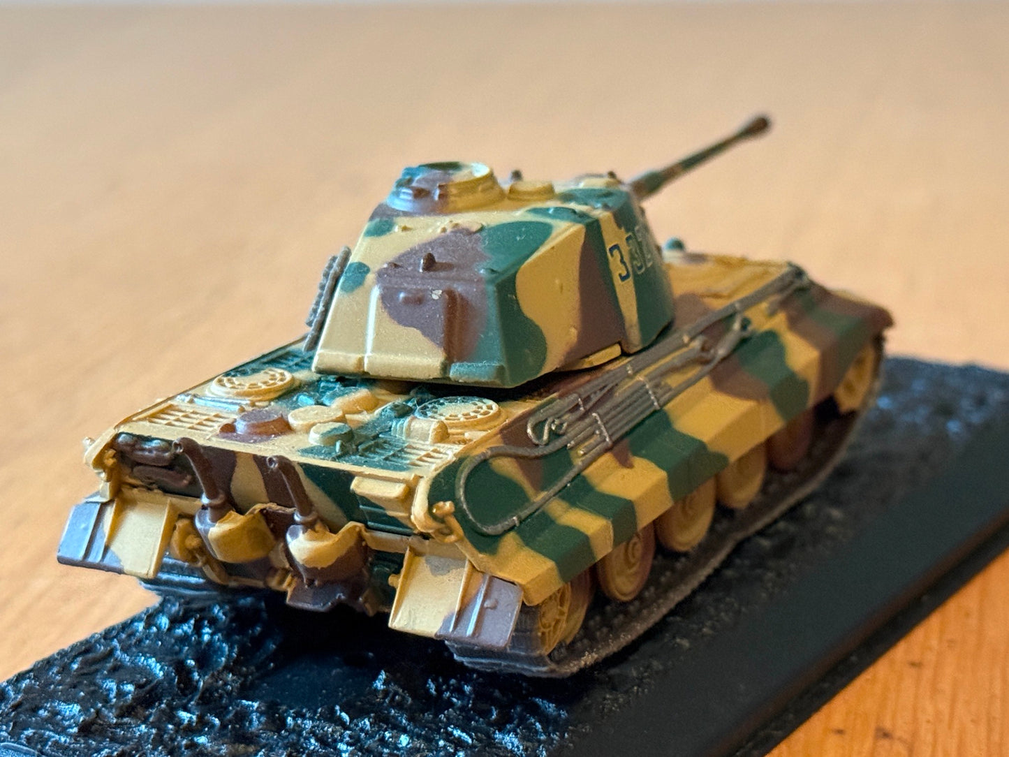 Unimax Forces of Valour Diecast Tank - Panzerkampfwagen Tiger Ausf. B