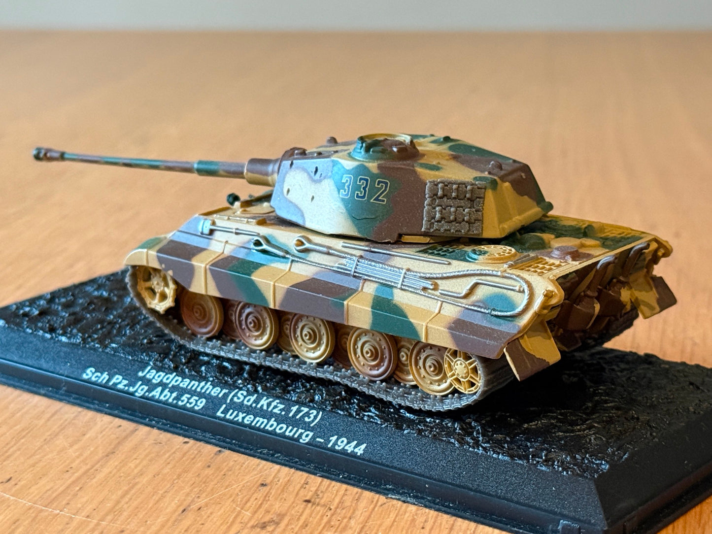 Unimax Forces of Valour Diecast Tank - Panzerkampfwagen Tiger Ausf. B