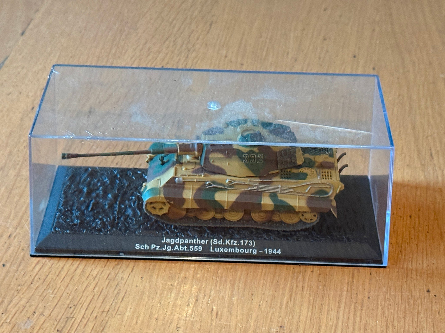 Unimax Forces of Valour Diecast Tank - Panzerkampfwagen Tiger Ausf. B
