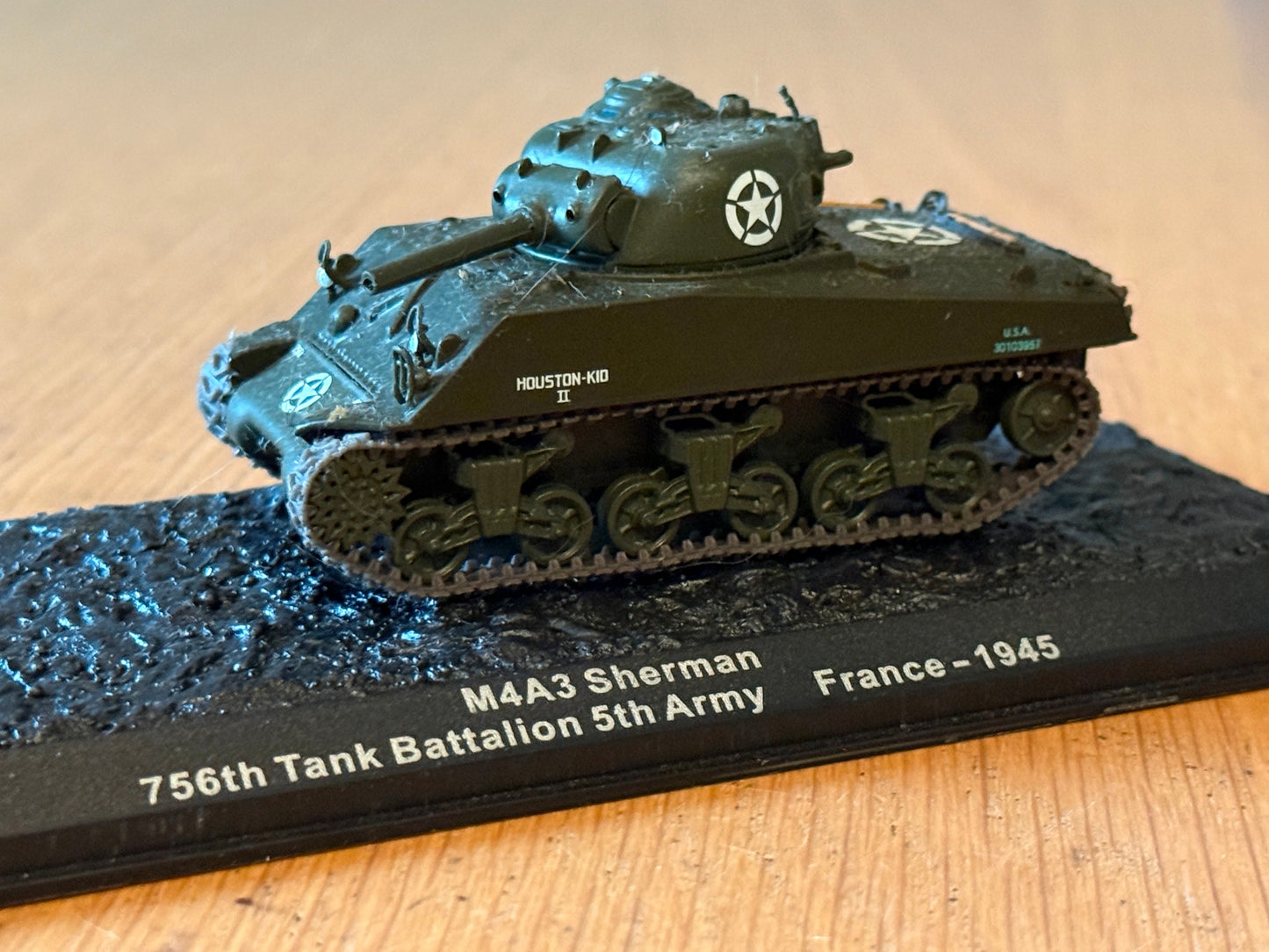 DeAgostini Combat Tanks Collection #3 M4A3 Sherman 756th France 1945