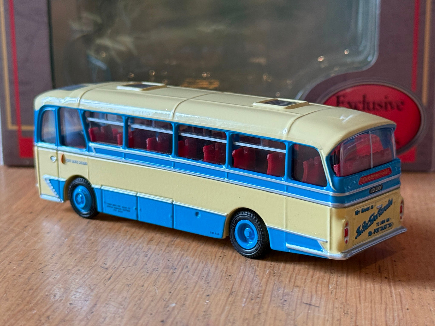 EFE 12117 - 1:76 Harrington Cavalier - Thomas Bros