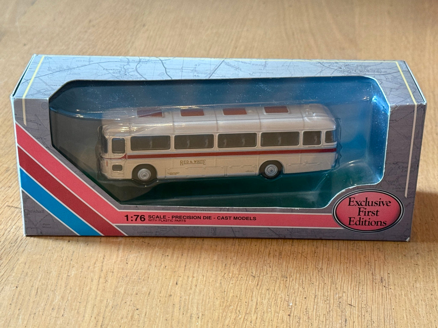 EFE 32303 - 1:76 Bristol RELH Singledeck Coach "Red & White"