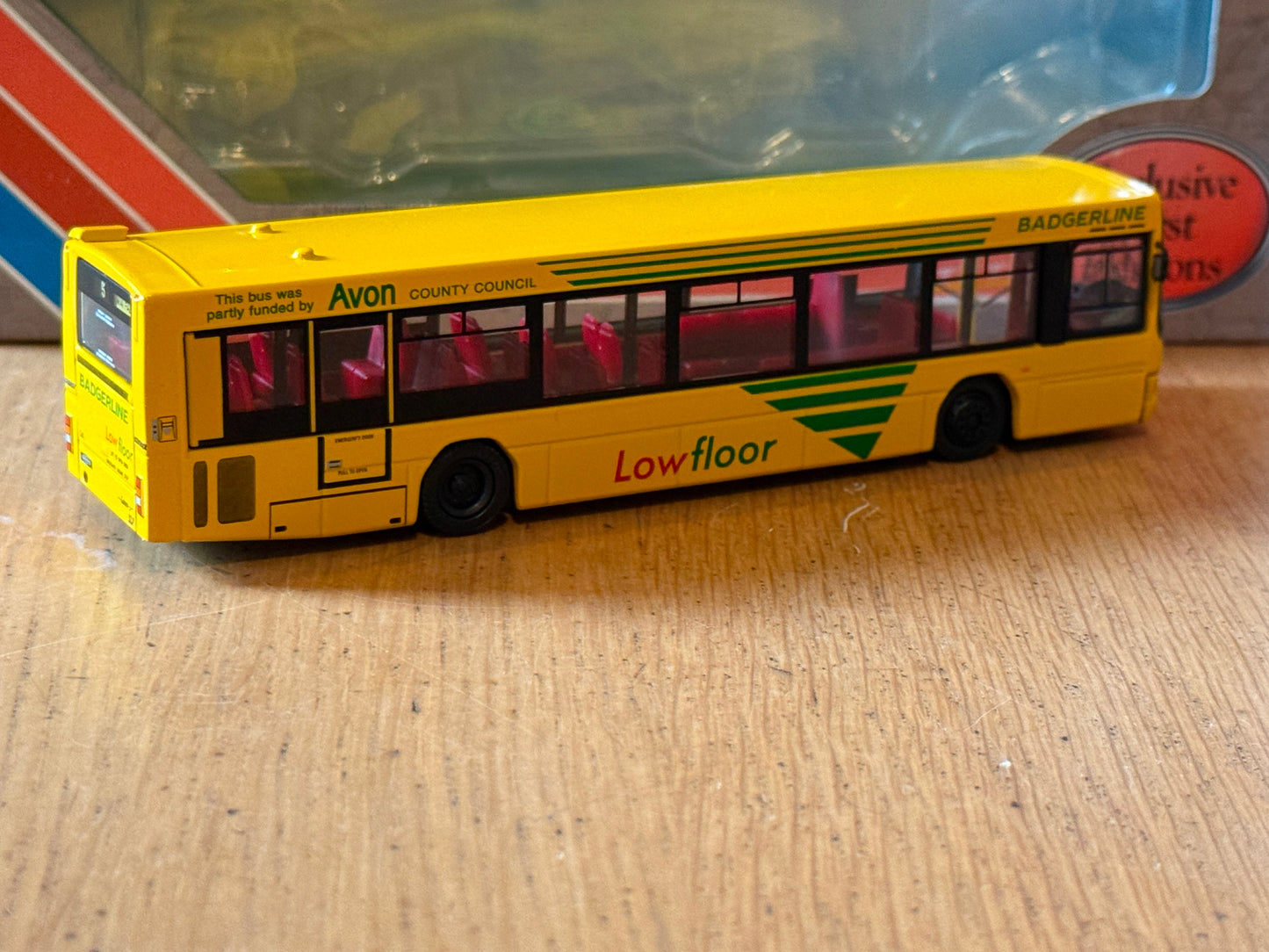 EFE 29803 - 1:76 Wright Dennis Lance low floor bus - Badgerline