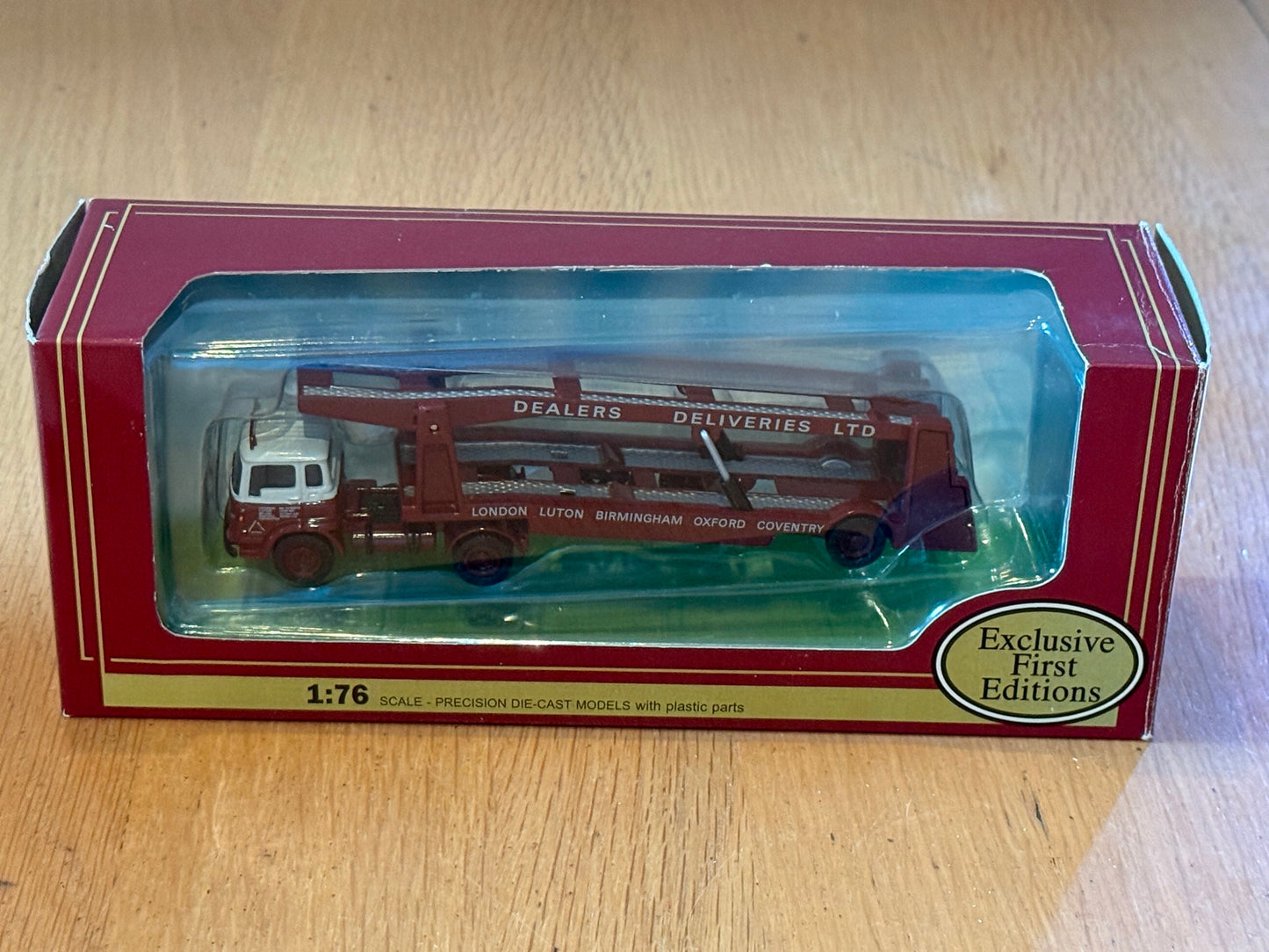 EFE 27002 - 1:76 Bedford TK Articulated Car Transporter Lorry