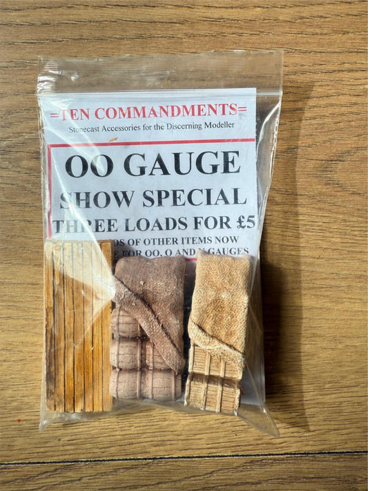 Ten Commandments OO Gauge - Three loads BNIB