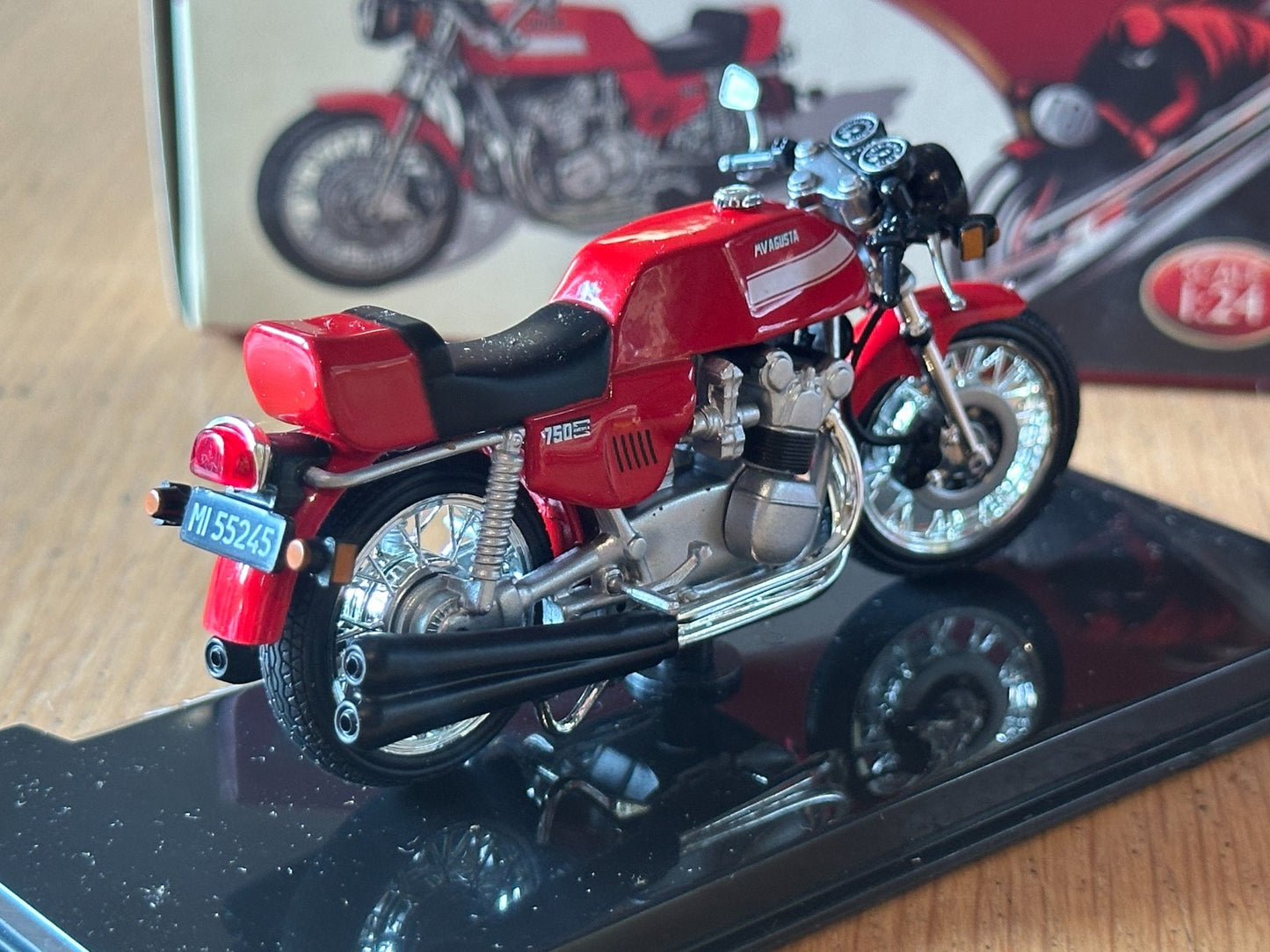 Atlas 1:24 Motorcycle Classics - MV Agusta 750S America - 1973