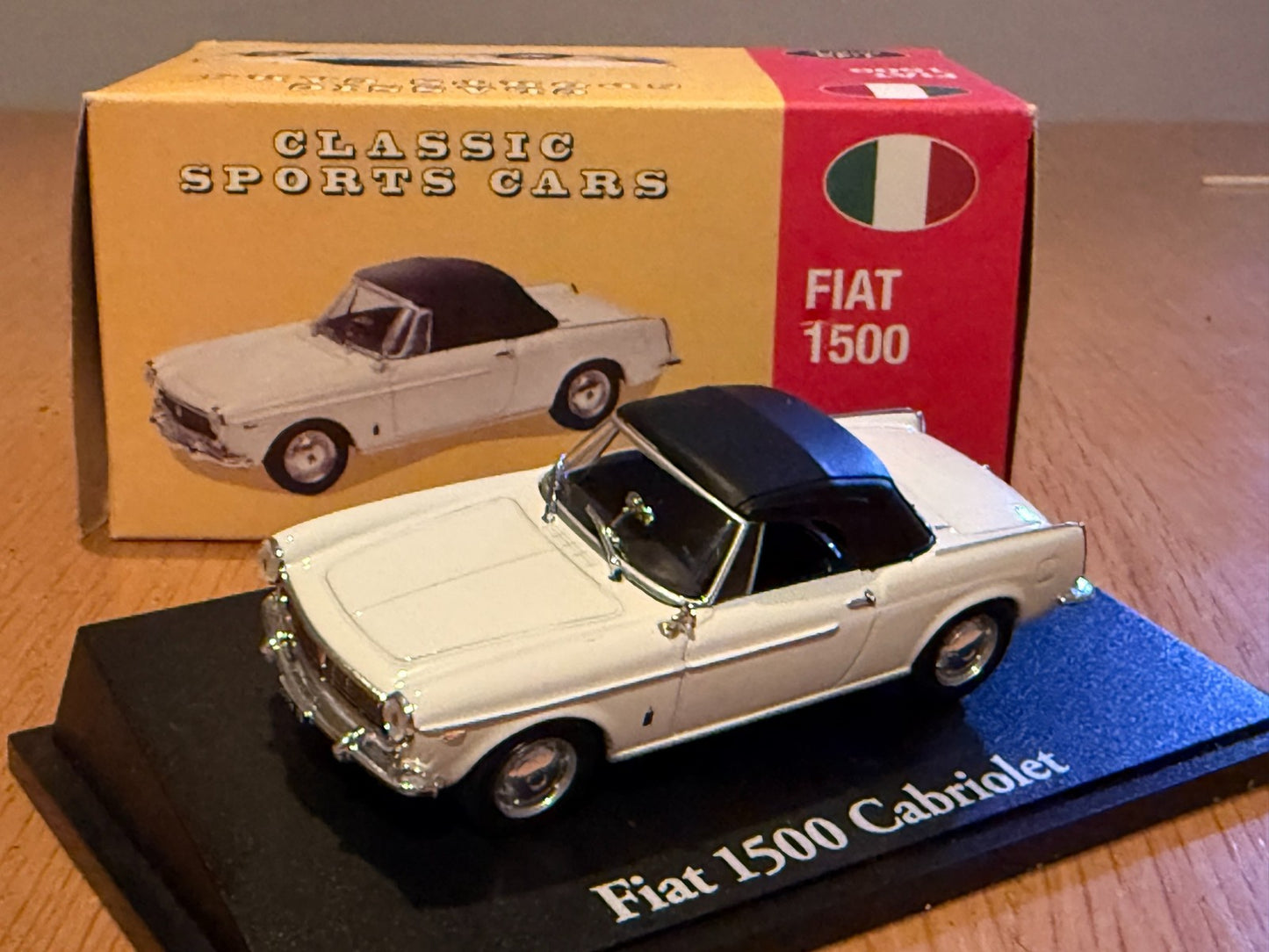 Atlas Editions - 1:43 Fiat 1500 Cabriolet