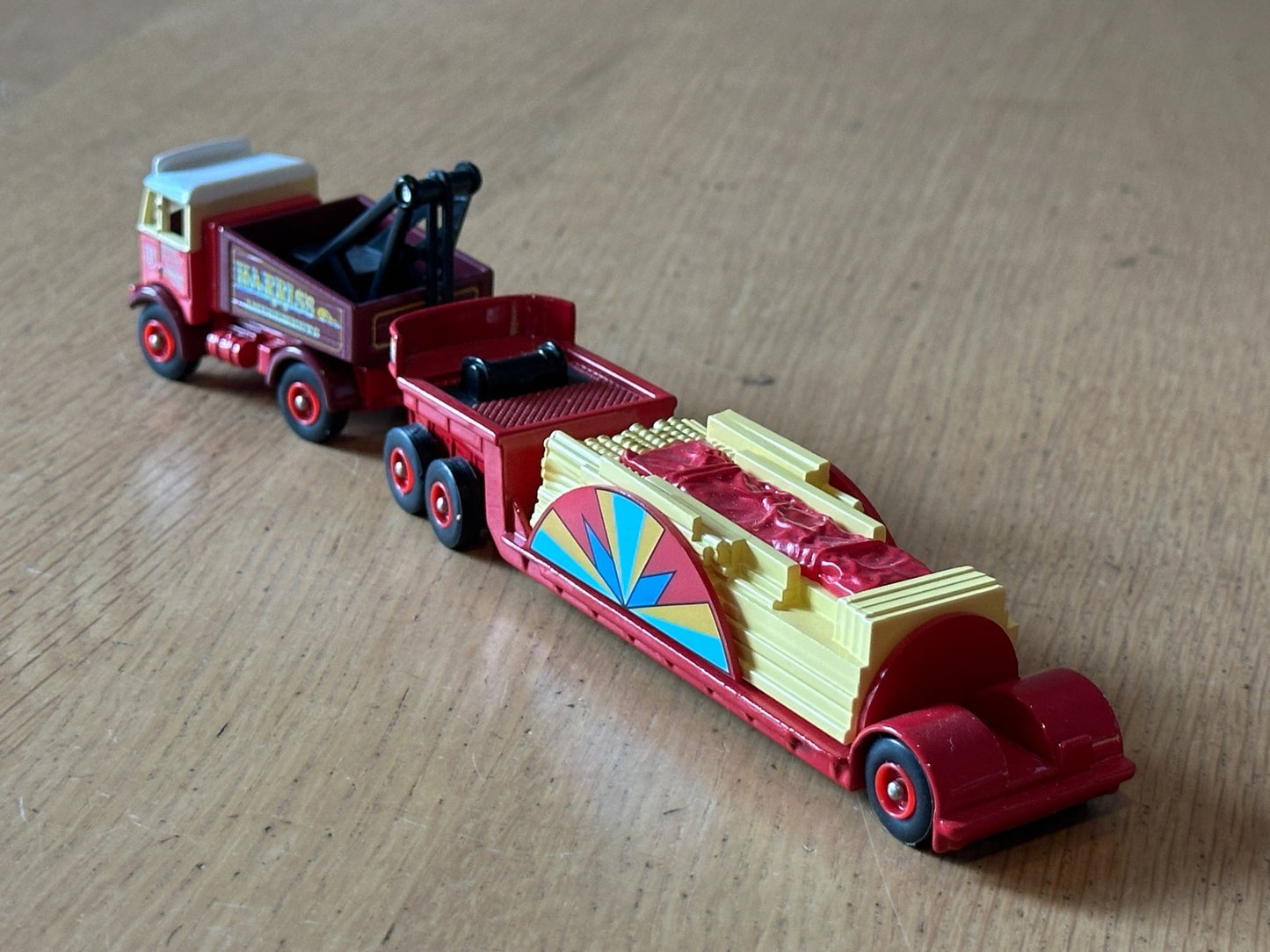 Atlas Editions OO Gauge -  AEC Mammoth and Load - 'Harris's Amusements'