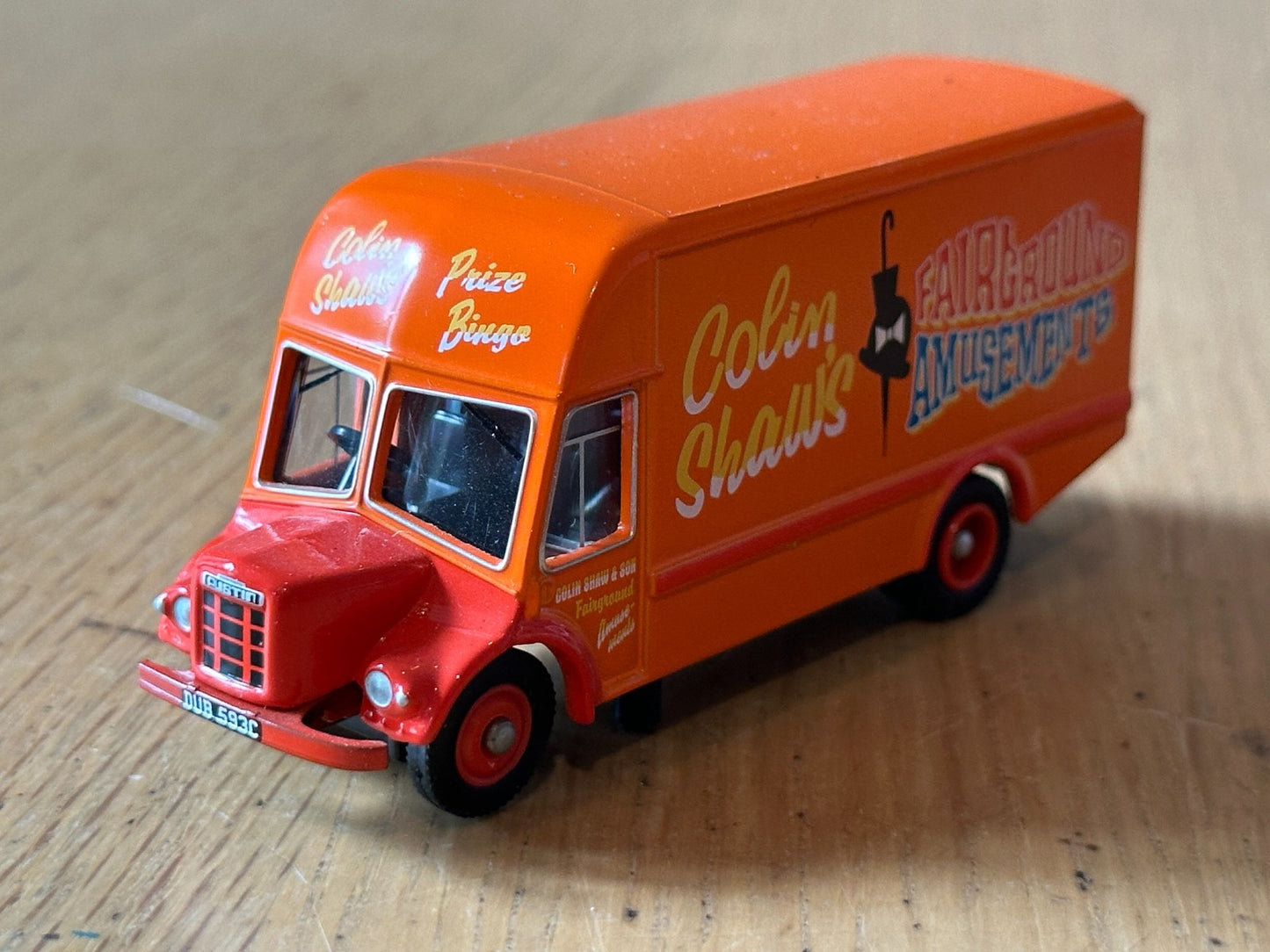 Atlas Editions OO Gauge -  Austin "Noddy" Van - 'Colin Shaw's Amusements'