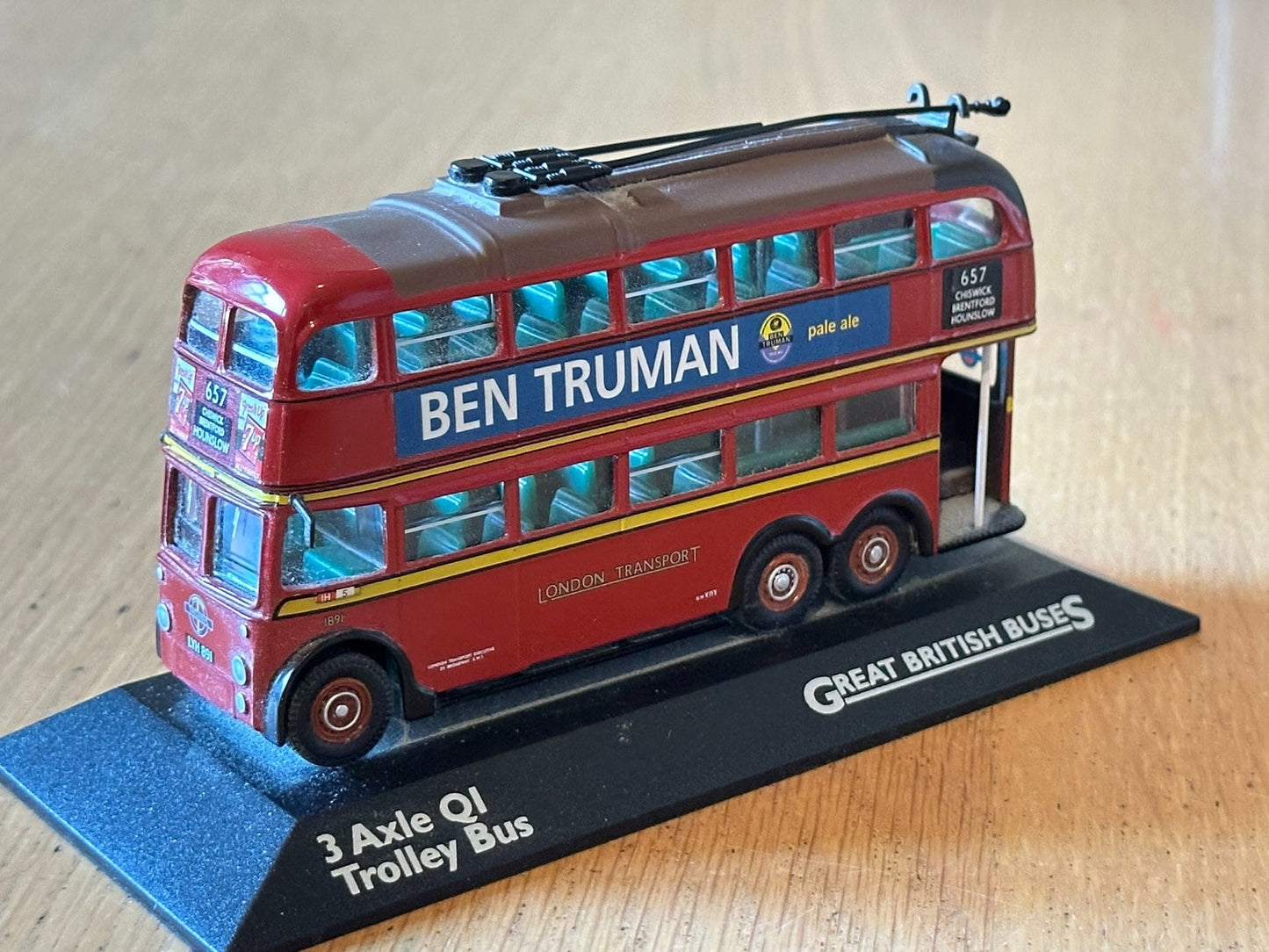 Atlas Great British Buses 1:76 3 Axle QI Trolleybus. No Box.
