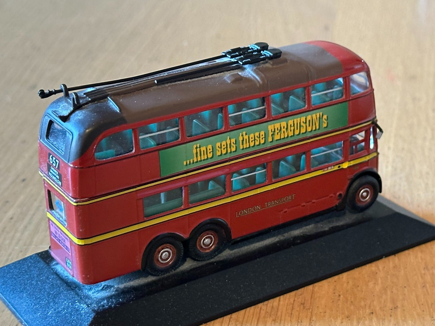 Atlas Great British Buses 1:76 3 Axle QI Trolleybus. No Box.