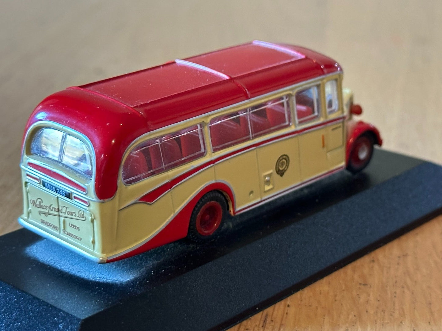 Atlas Great British Buses 1:76 Wallace Arnold Bedford OB. No Box.