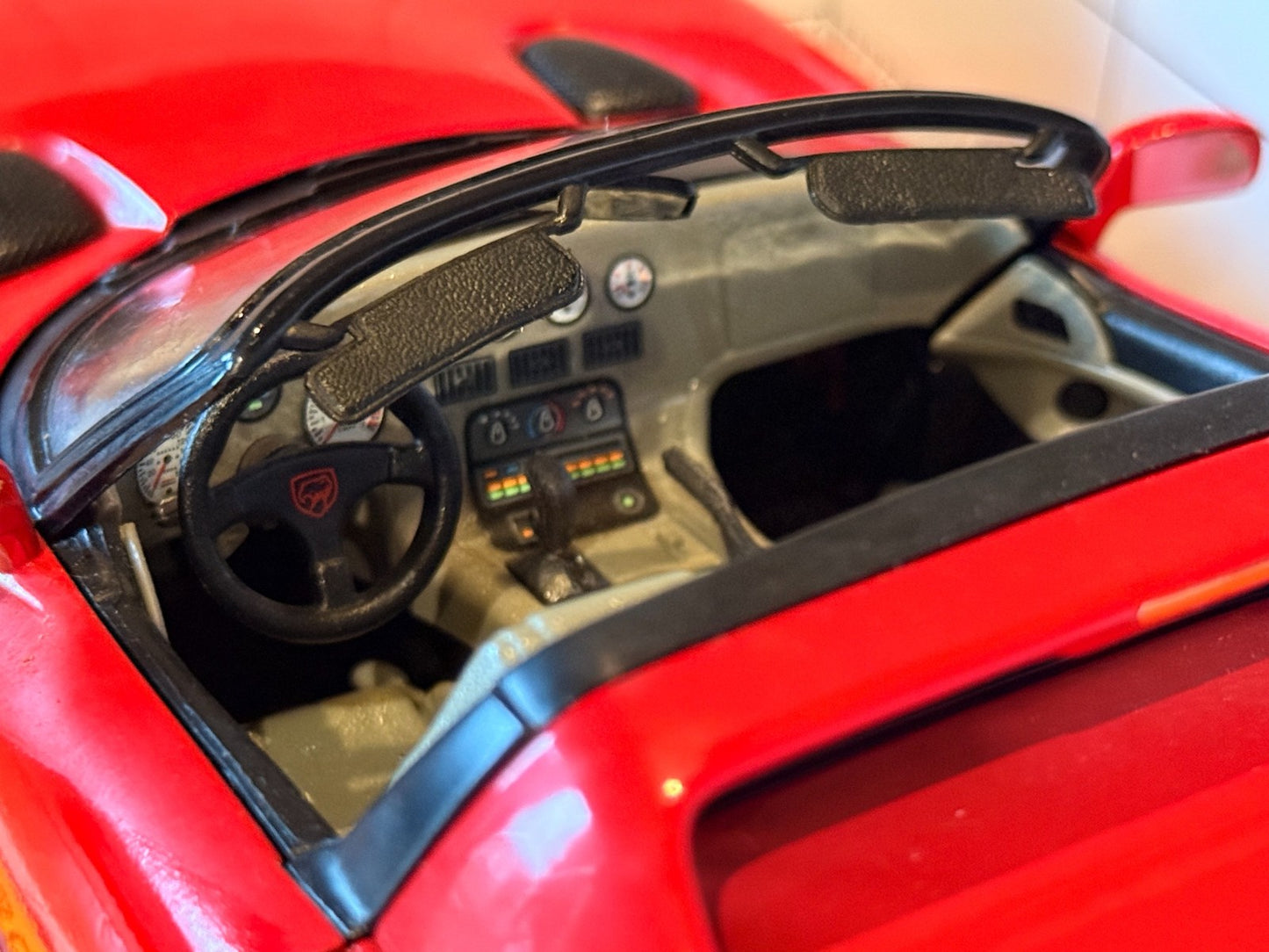 Bburago 1:18 Diecast Dodge Viper GTS Coupe