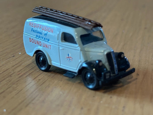 Classix Diecast 1:76 OO Gauge Ford E83W Thames Van Festival of Britain
