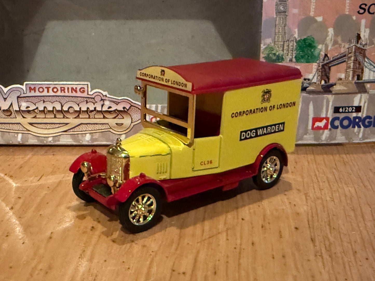 Corgi 61202 /1 - London Scene - Dog Warden, Corporation Of London