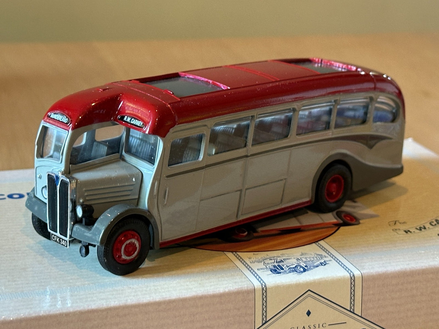 Corgi 97193 - 1:50 AEC Regal Bus - R.W Carney
