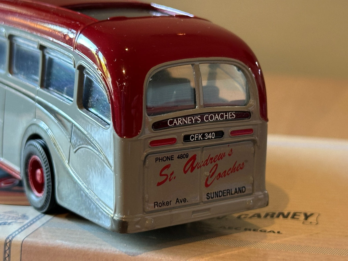 Corgi 97193 - 1:50 AEC Regal Bus - R.W Carney