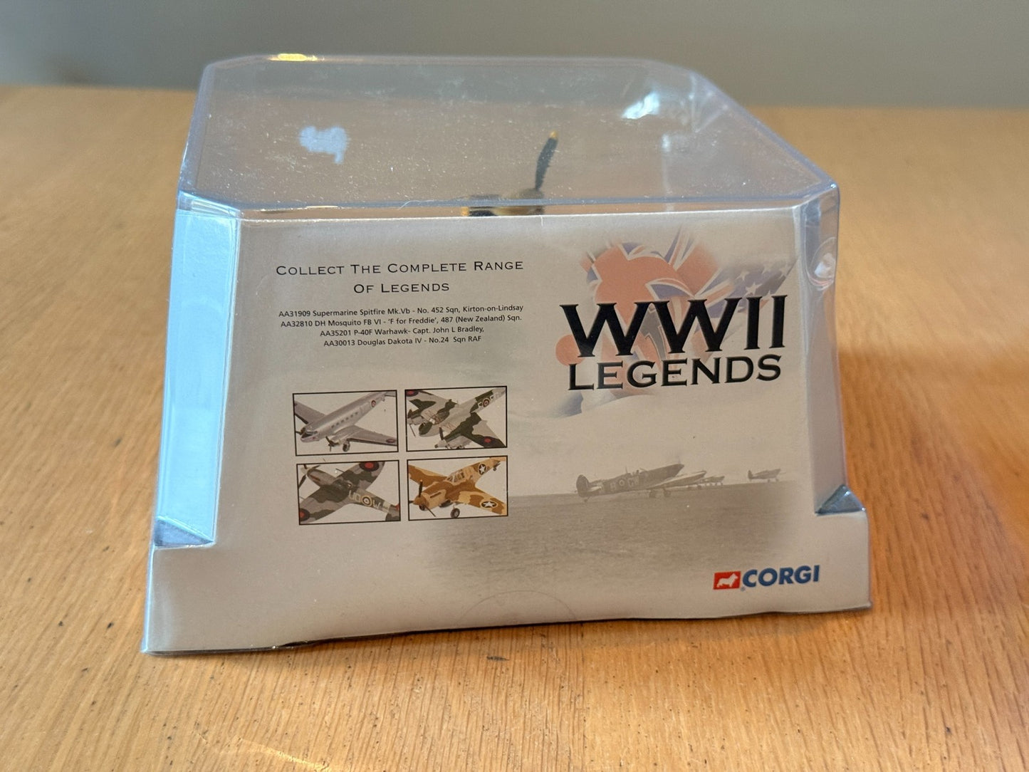 Corgi Aviation AA33105 WWII Legends  P40F Warhawk