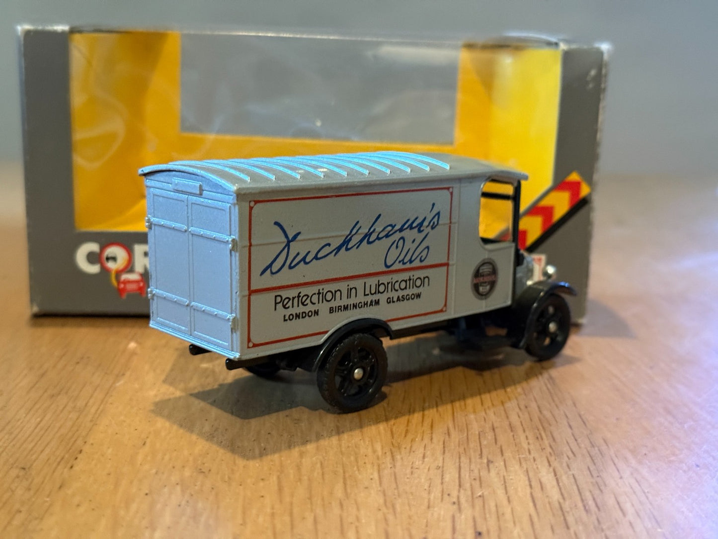 Corgi Classics 97100: 1:50 1929 Thornycroft Van - Duckhams Oil