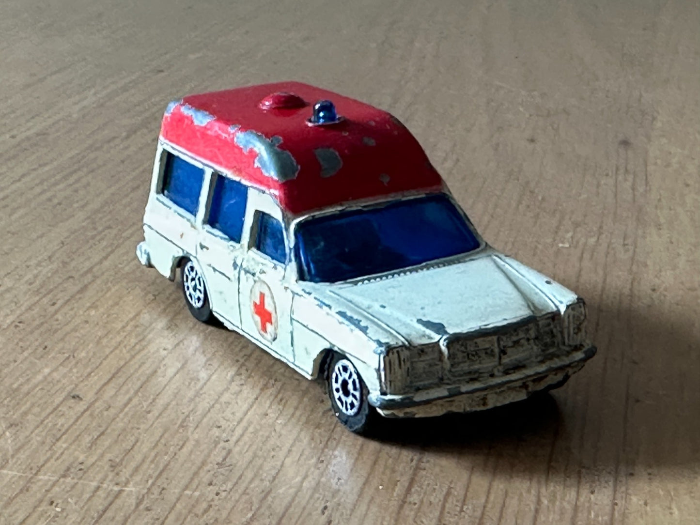 Corgi Diecast - Mercedes Benz 2200 Binz Ambulance