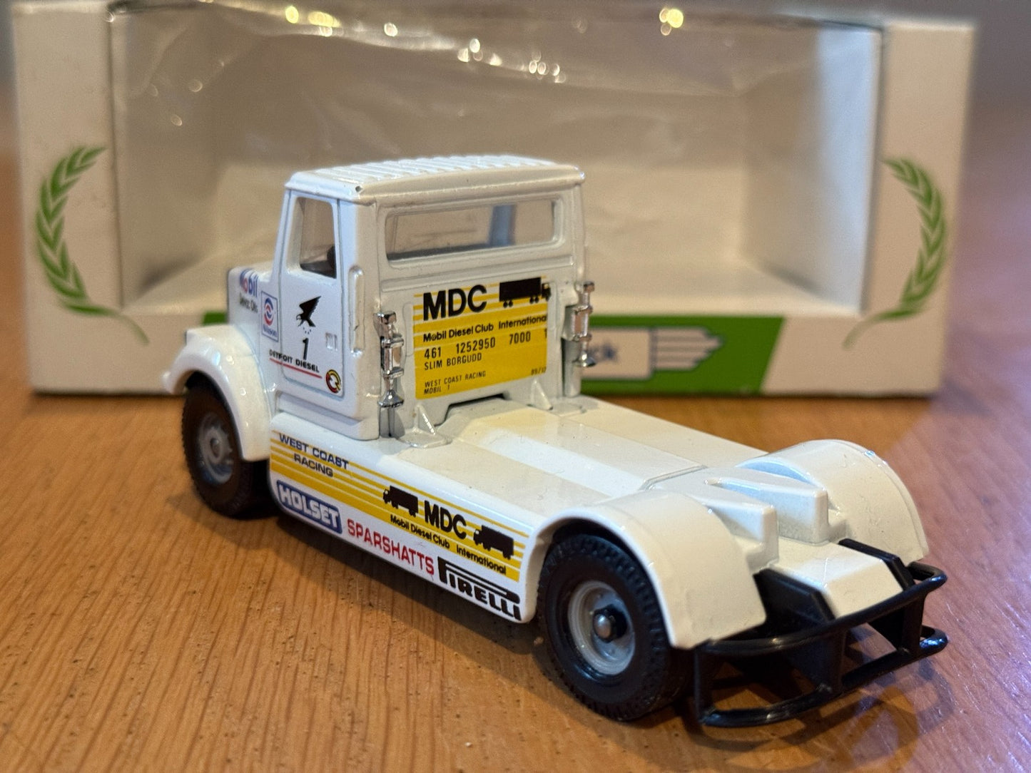 Corgi Diecast - Mobil Collection - Volvo Racing Truck