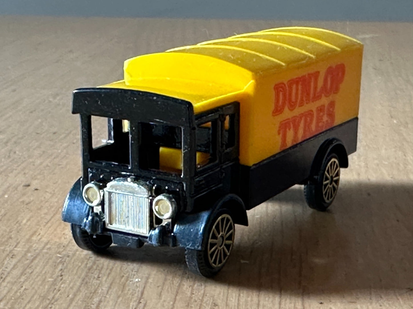 Corgi Diecast Model - Dunlop Tyres AEC Truck