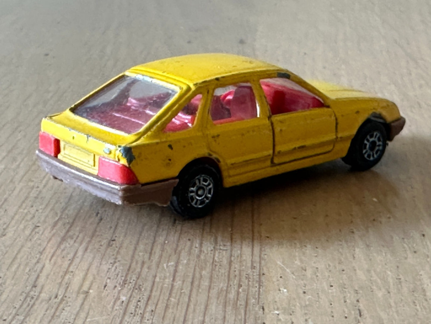 Corgi Juniors Diecast Ford Sierra 2.3 Ghia