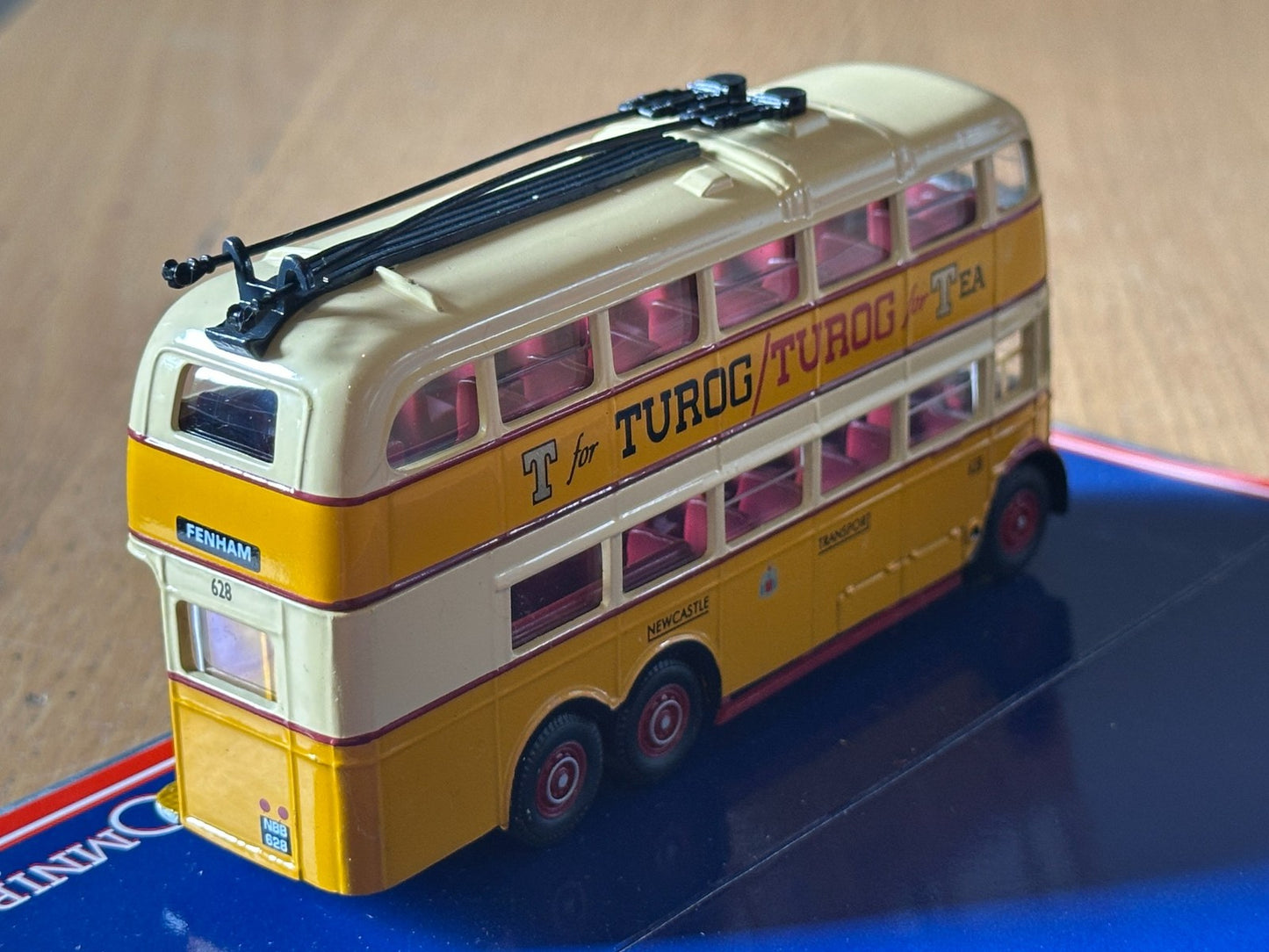 Corgi Original Omnbus 43705 - 1:76 BUT 9641T Trolleybus