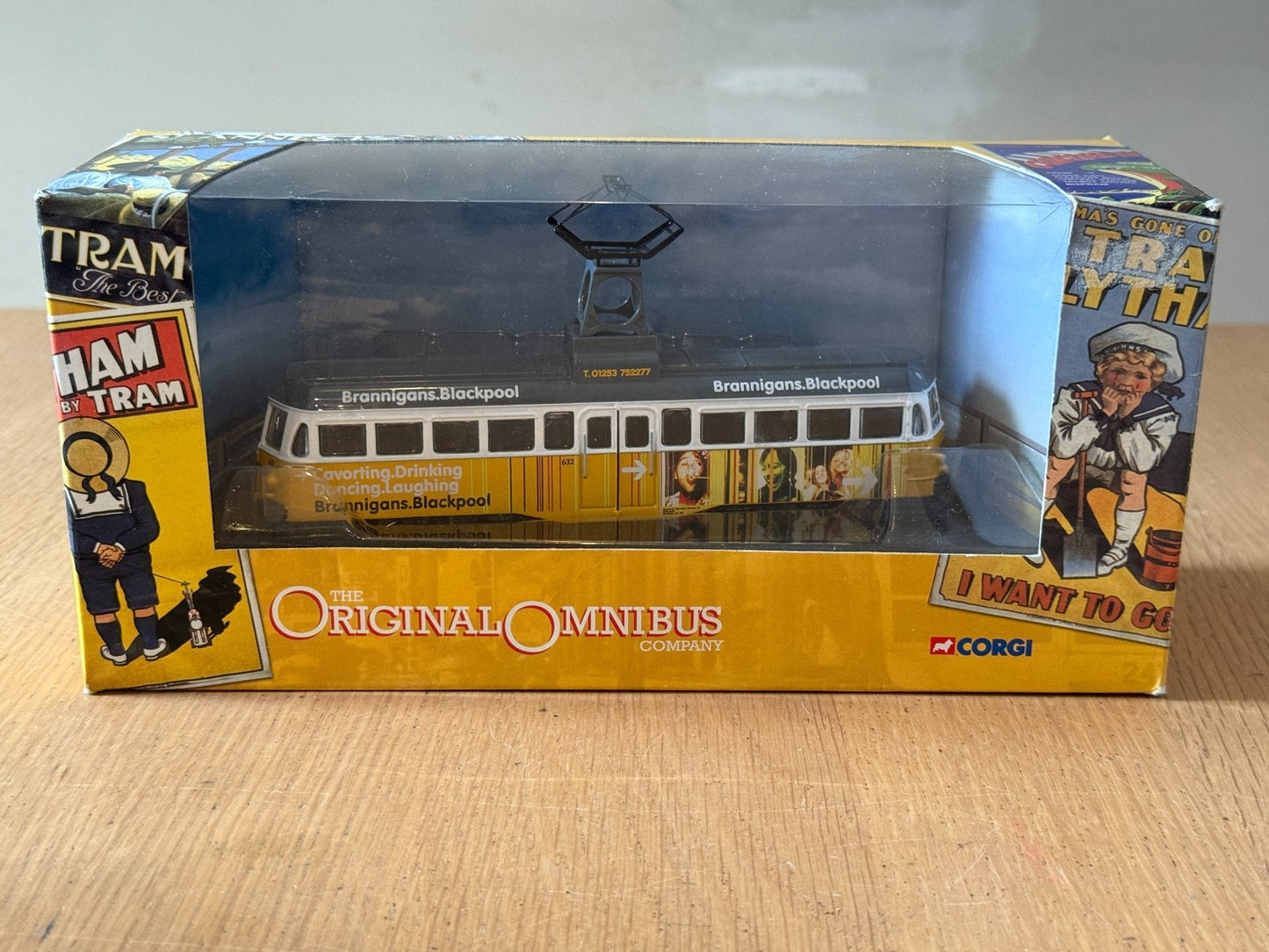 Corgi Original Omnibus 44007 1:76 Blackpool Brush Railcoach - Brannigans BNIB