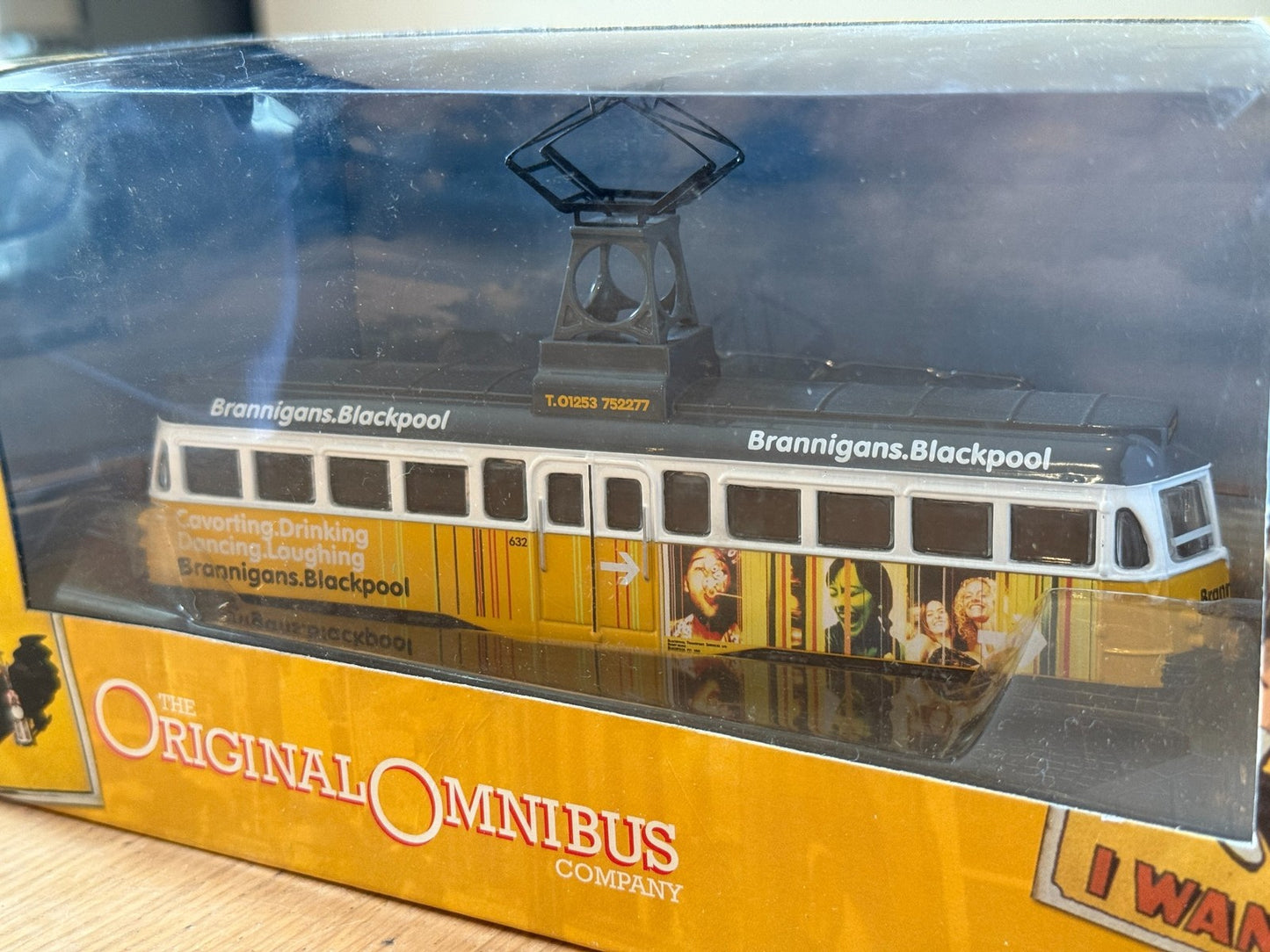 Corgi Original Omnibus 44007 1:76 Blackpool Brush Railcoach - Brannigans BNIB