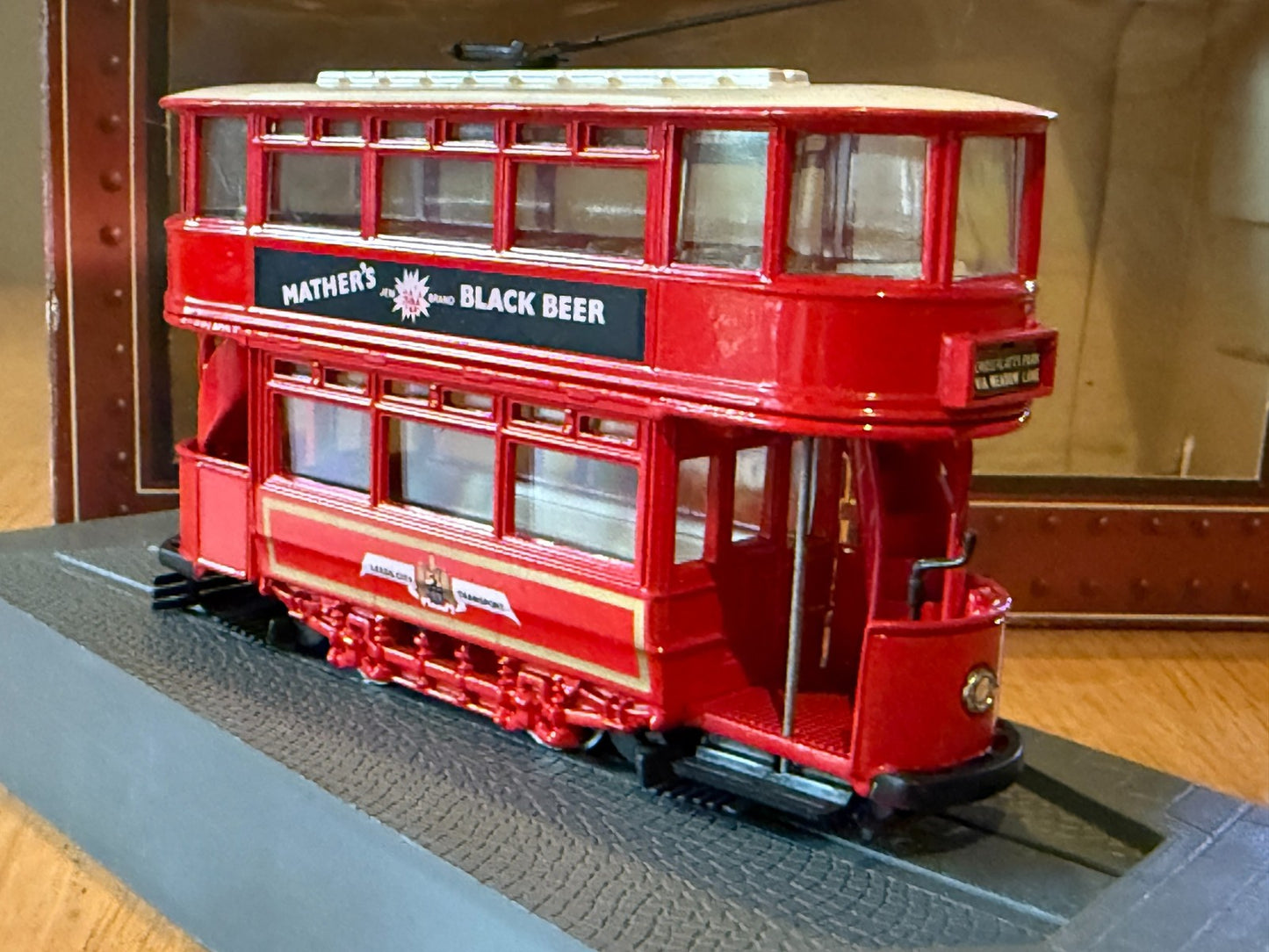 Corgi Tramlines OO Gauge 1:76 C992/1 Leeds City Transport Tram