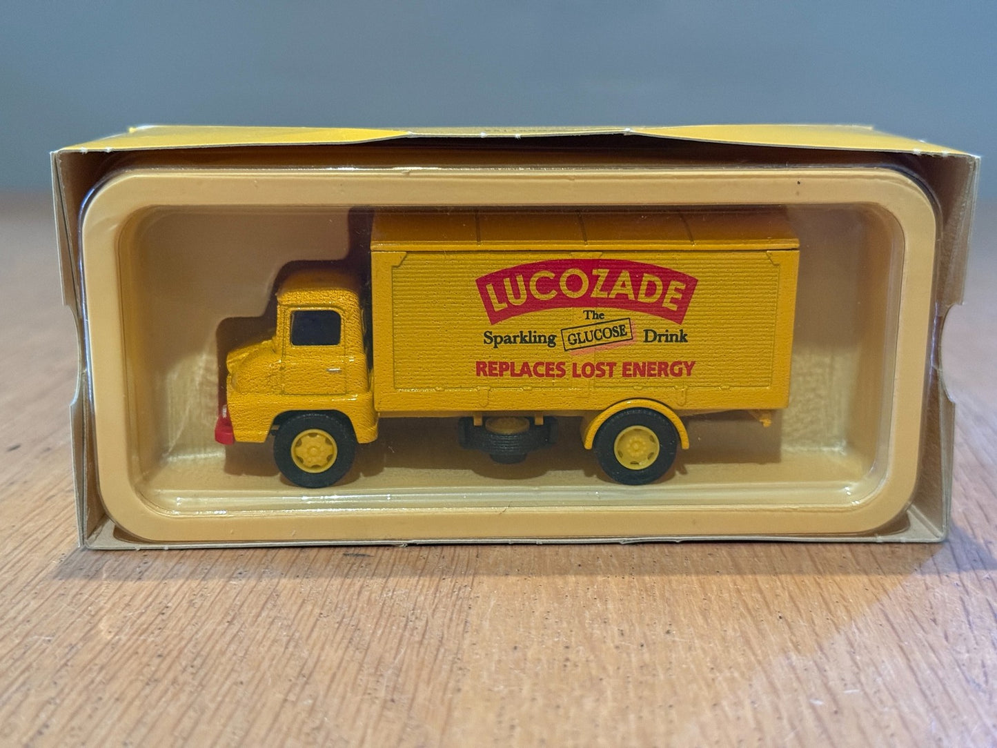 Corgi Vanguards 1:64 Ford Thames Trader Van - Lucozade