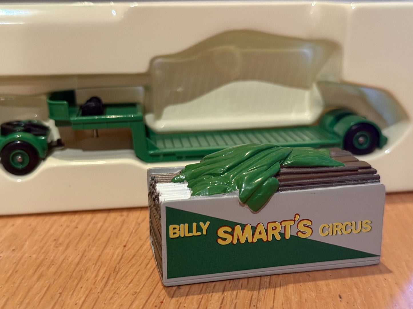 Days Gone Circus Collection DG112004 - Billy Smart's Scammell & Low Loader