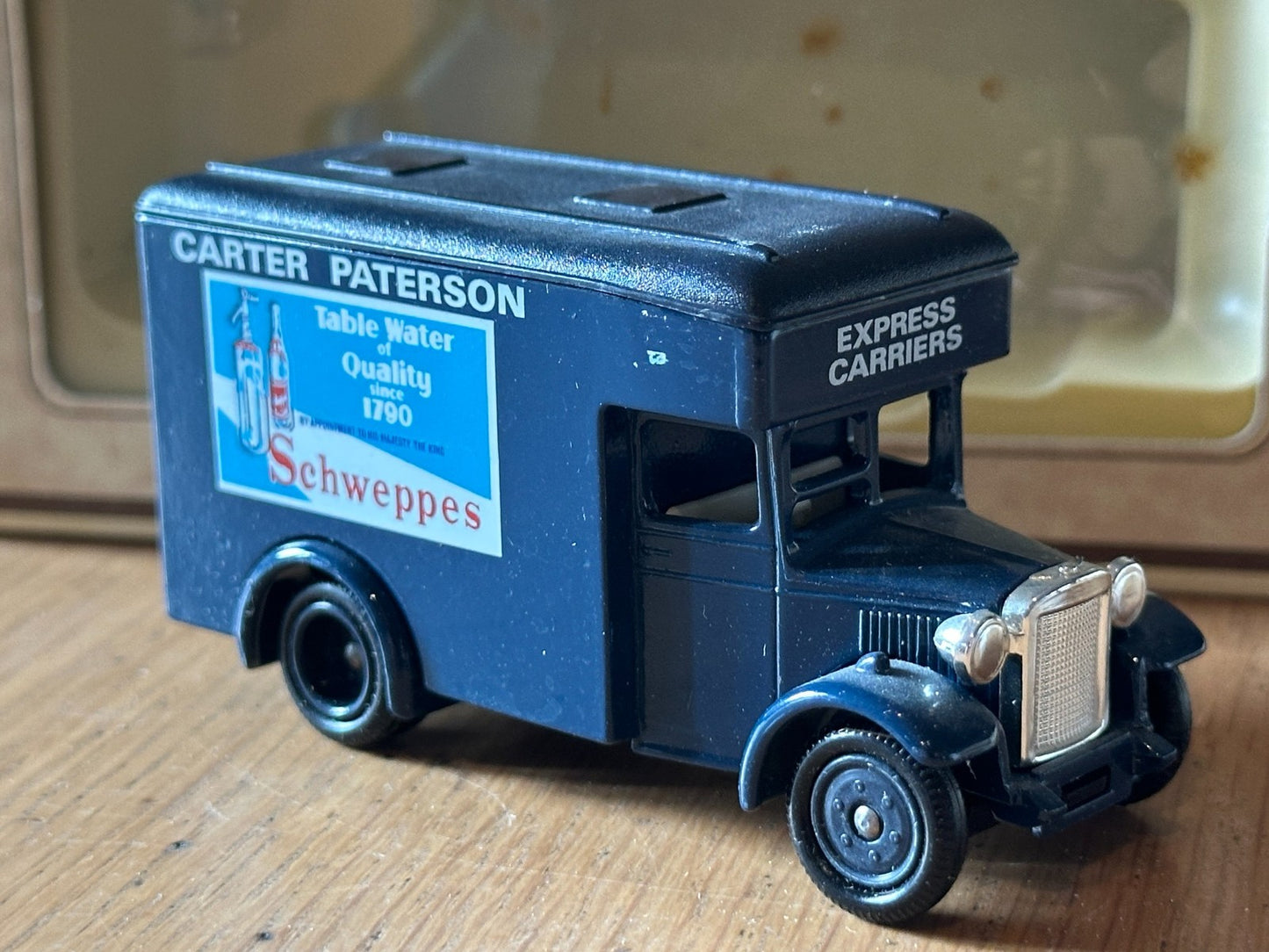 Days Gone DG16026 - Dennis Parcels Van - Carter Paterson