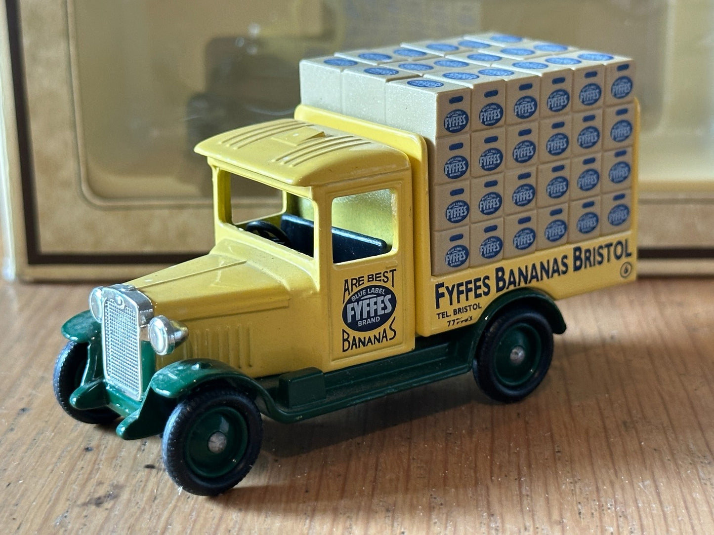 Days Gone DG26011 - Chevrolet Delivery Van - Fyffes Bananas, Bristol