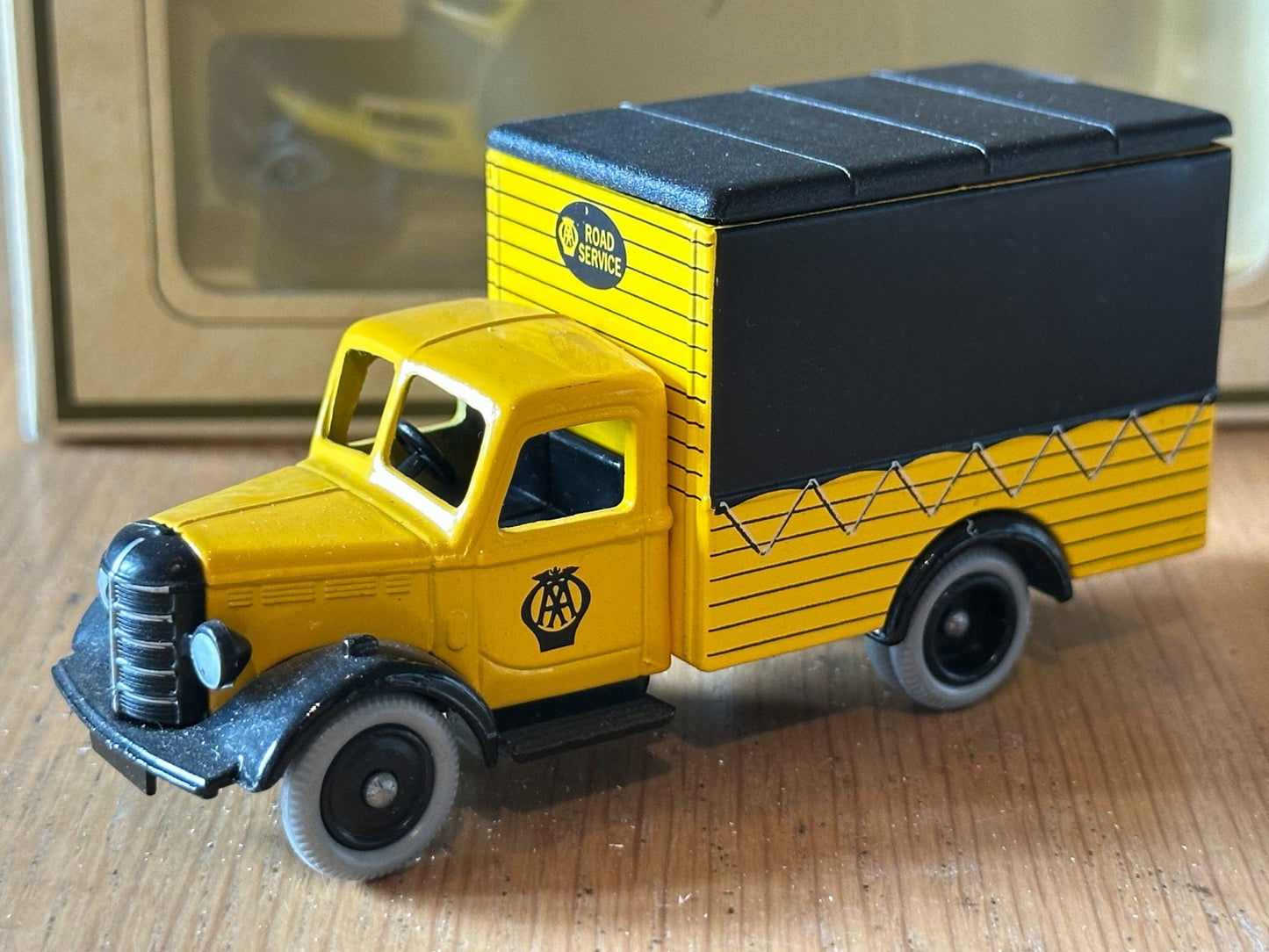 Days Gone LP59014 - Bedford 30cwt Truck - AA Road Service