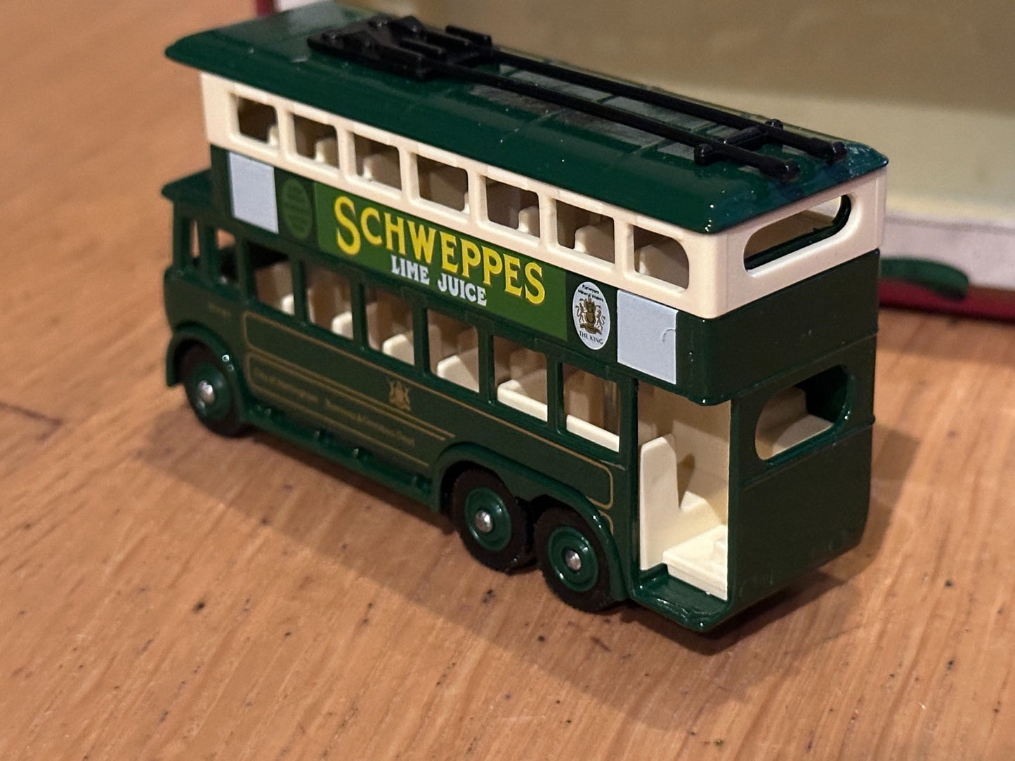 Days Gone Premier - 41007 Schweppes 1928 Karrier E6 Trolley Bus