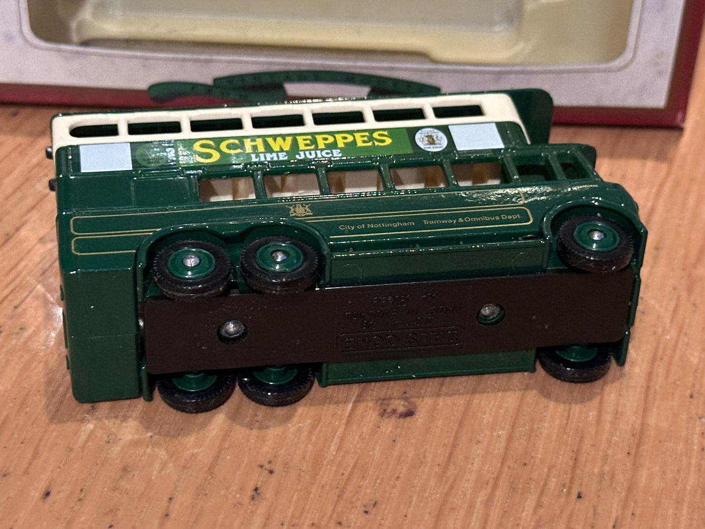 Days Gone Premier - 41007 Schweppes 1928 Karrier E6 Trolley Bus
